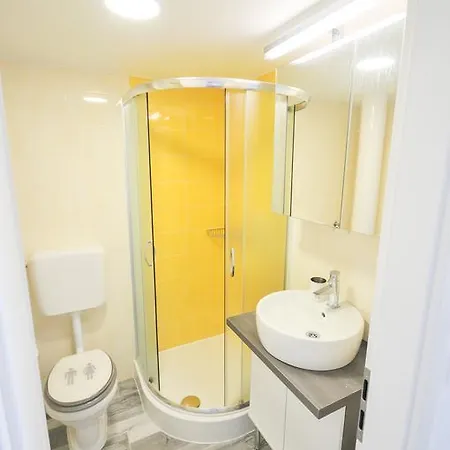 Apartment Tobacna Yellow *